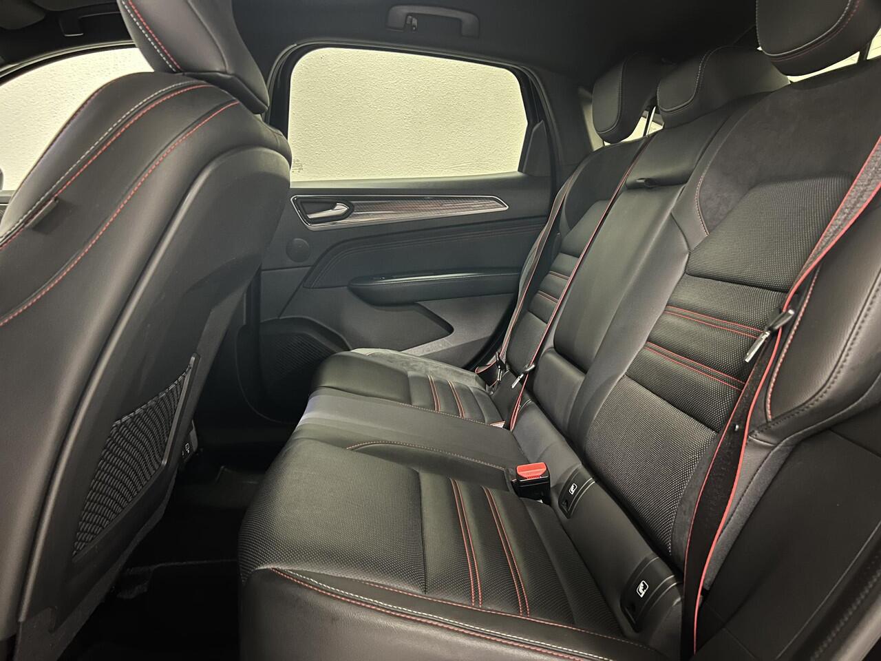 Renault Arkana 1.6 E-Tech Hybrid 145 R.S. Line | Open dak | Achteruitrijcamera | Stoelverwarming |