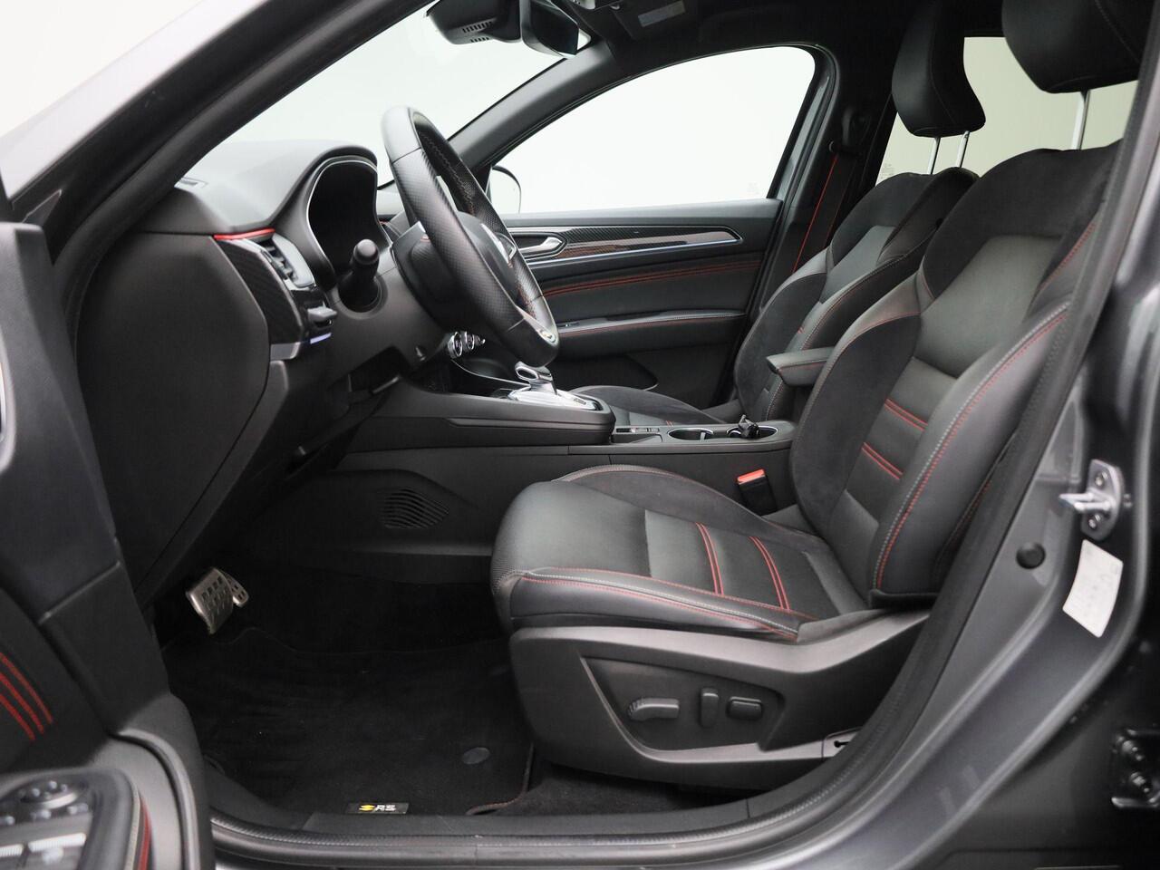 Renault Arkana 1.6 E-Tech Hybrid 145 R.S. Line | Lederen Bekleding | Adaptieve Cruise Control | Stoel- & Stuurwielverwarming | Camera | Blind Spot Warning | PDC Rondom | Elektrisch Verstelbare Stoelen | Keyless | LED Pure Vision | Apple Carplay & Android Auto