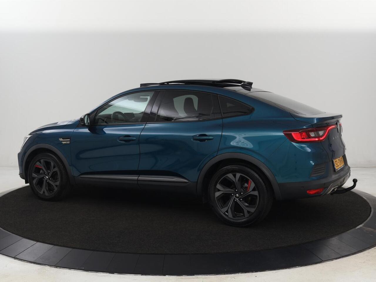 Renault Arkana 1.6 E-Tech Hybrid 145 R.S. Line | Panoramadak | Trekhaak | 360 Camera | Adaptive cruise | Stoelverwarming | Leder/Alcantara | Keyless | Full LED | Carplay | Park Assist | Stuurverwarming