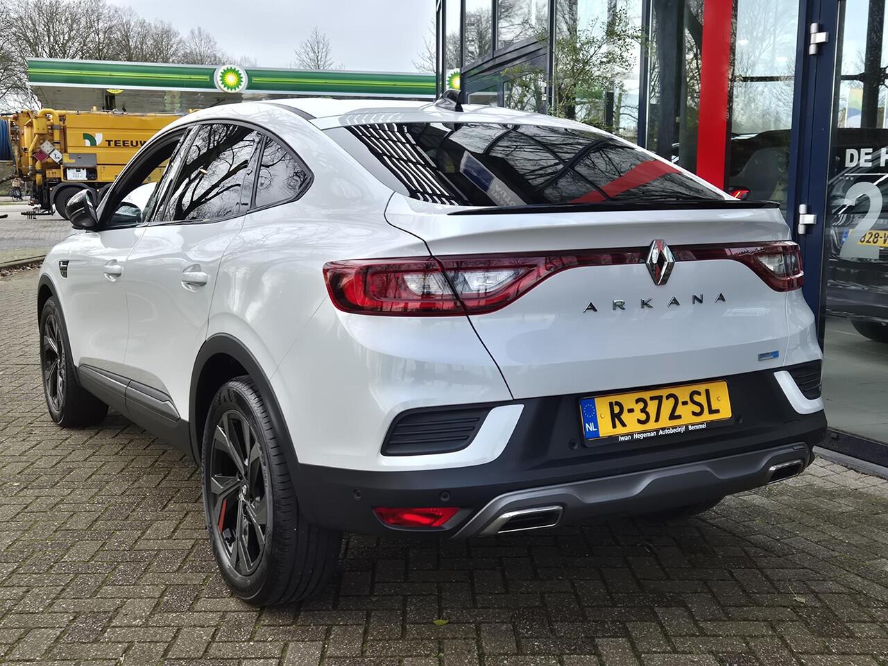 Renault Arkana 1.6 E-Tech Hybrid 145 R.S. Line | Climate Control | Leer | LM Velgen | PDC + camera | Navigatie |