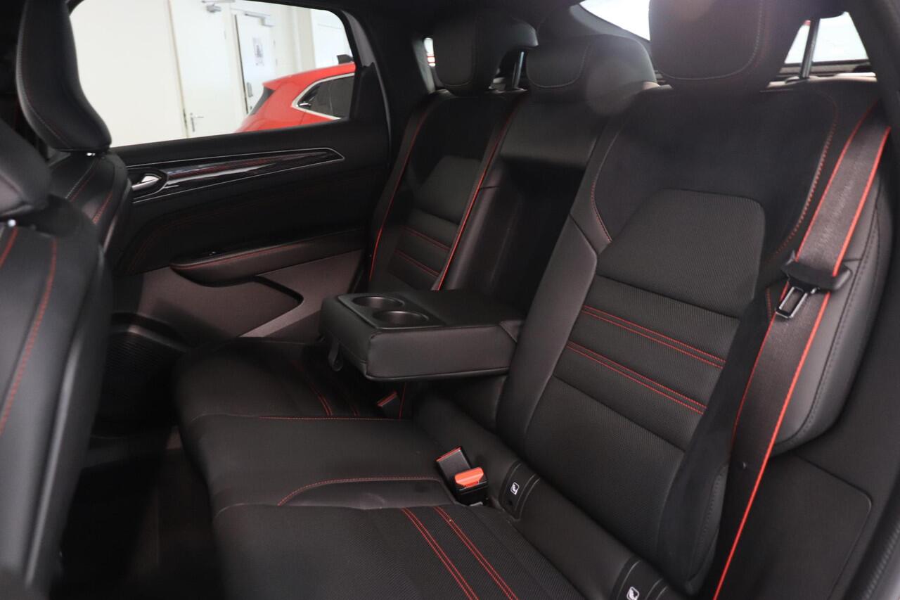 Renault Arkana 1.6 E-Tech Hybrid 145 R.S. Line | BOSE audio | Camera | Elektr. stoelen | Stuur en stoel verwarming | Adaptieve cruise control | Navigatie |