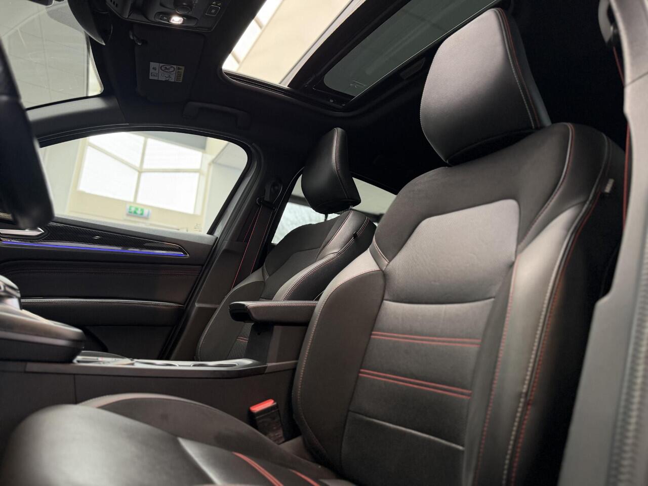 Renault Arkana 1.6 E-Tech Hybrid R.S. Line / Pano / Cam / Keyless