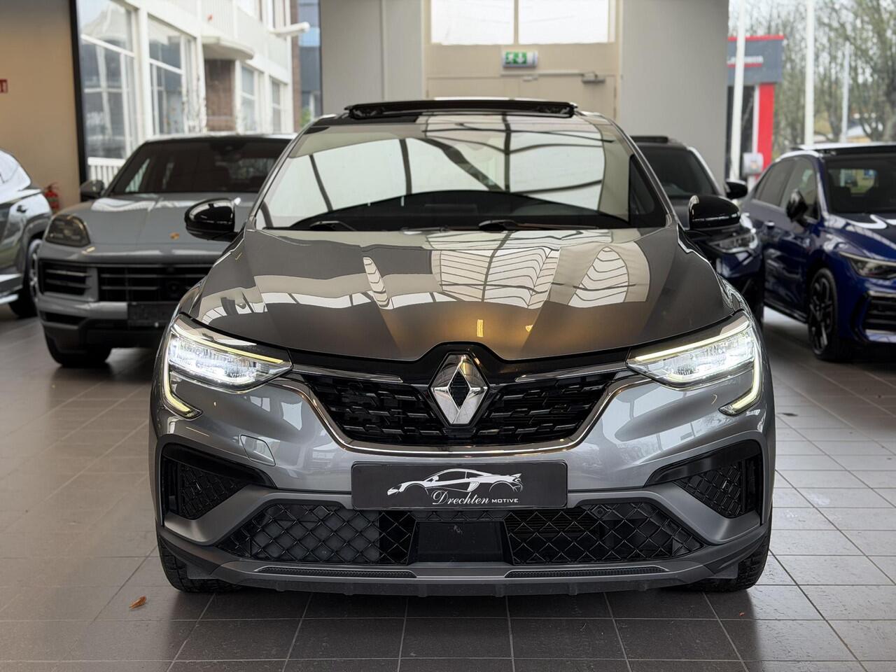 Renault Arkana 1.6 E-Tech Hybrid R.S. Line / Pano / Cam / Keyless
