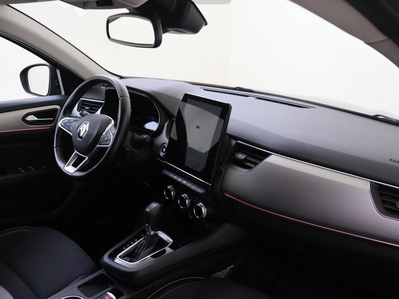 Renault Arkana 1.6 145Pk E-Tech Intens | Navigatie | Apple & Android Carplay | Climate Control | Adaptieve Cruise Control | Parkeersensoren Voor en Achter | Privacy Glass | Keyless Entry | Licht & Regensensor |