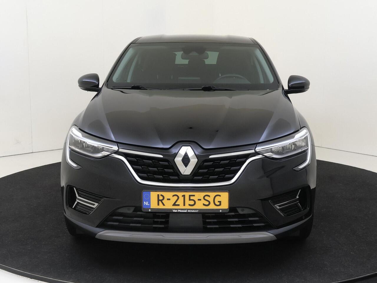 Renault Arkana 1.6 145Pk E-Tech Intens | Navigatie | Apple & Android Carplay | Climate Control | Adaptieve Cruise Control | Parkeersensoren Voor en Achter | Privacy Glass | Keyless Entry | Licht & Regensensor |