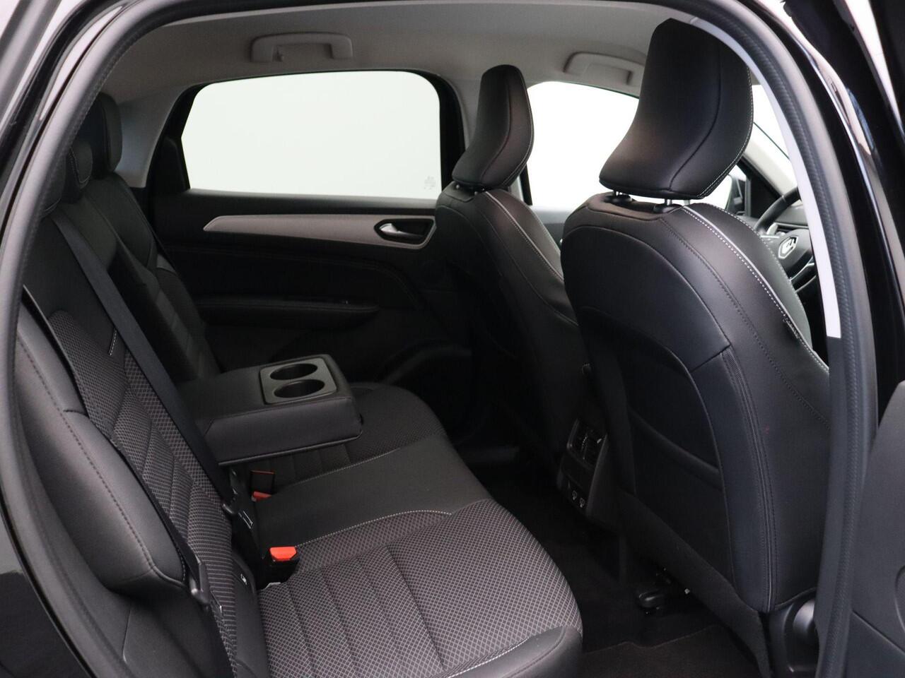 Renault Arkana 1.6 E-Tech Hybrid 145 Intens | Groot scherm | Digitale cockpit | Adaptieve cruise control | Climate control | Achteruitrijcamera |