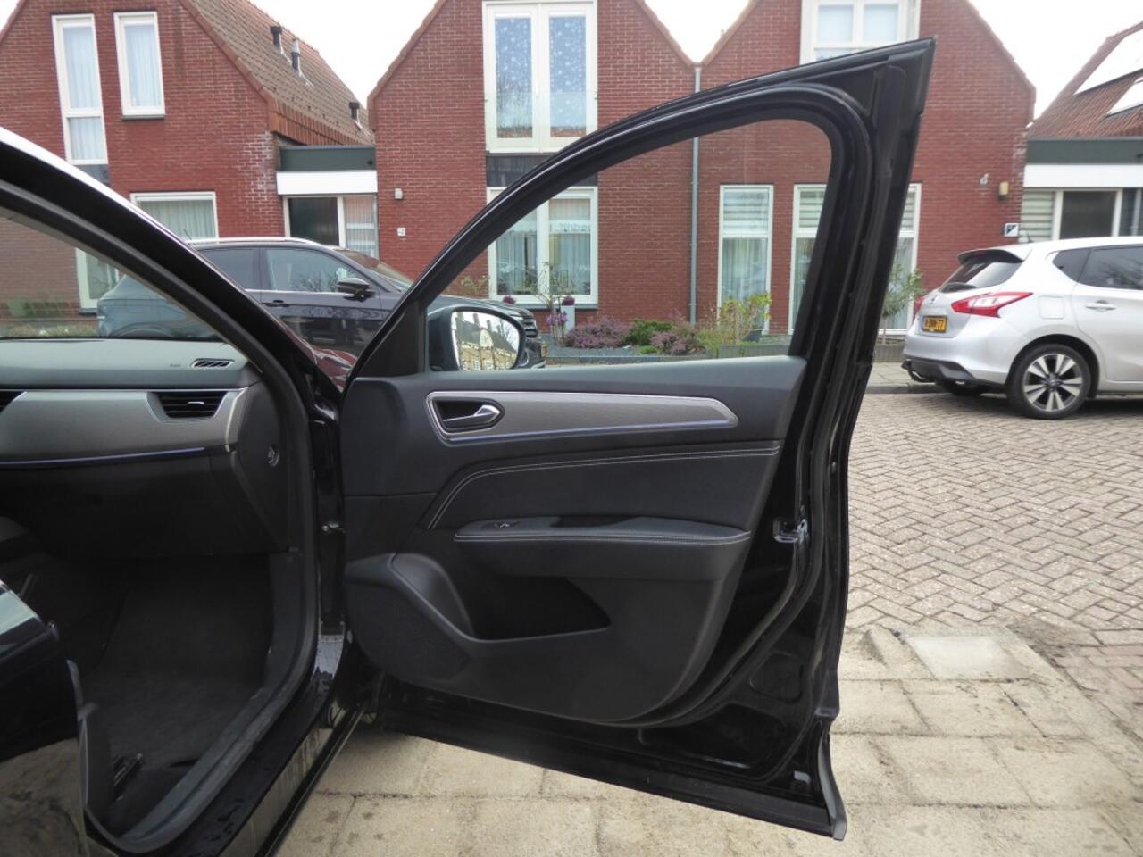 Renault Arkana 1.6 E-Tech Hybrid 145 Intens