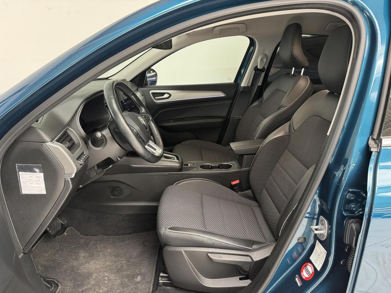 Renault Arkana 1.6 E-Tech Hybrid 145 Intens | Navigatie | Achteruitrijcamera | Trekhaak | Cruise Control Adaptief | Stoel + Stuurverwarming |