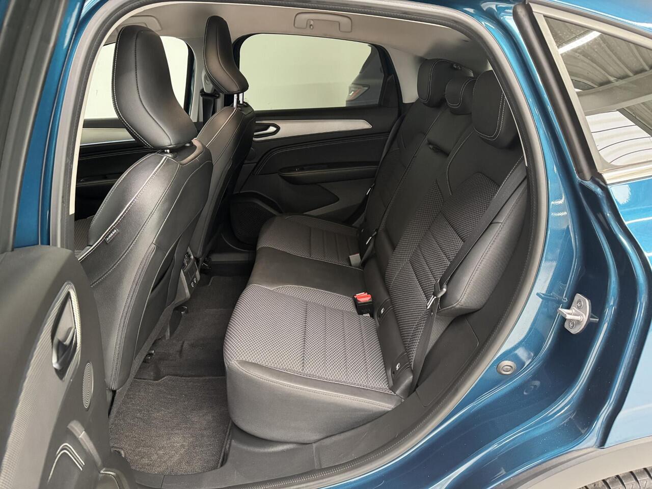 Renault Arkana 1.6 E-Tech Hybrid 145 Intens | Navigatie | Achteruitrijcamera | Trekhaak | Cruise Control Adaptief | Stoel + Stuurverwarming |