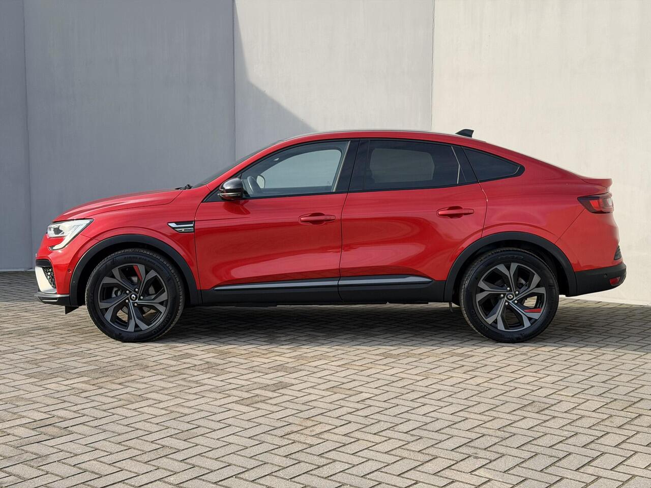 Renault Arkana 1.6 E-Tech Hybrid 145 R.S. Line / Adaptieve Cruise / Lederen Bekleding / 100 % Onderhouden / Camera / Stoel & Stuur Verwarming / Elektr. Stoelen / Dodehoek Detectie / Apple Carplay & Android Auto /