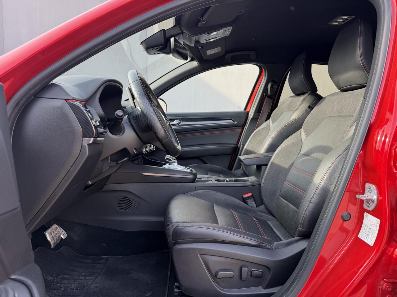 Renault Arkana 1.6 E-Tech Hybrid 145 R.S. Line / Adaptieve Cruise / Lederen Bekleding / 100 % Onderhouden / Camera / Stoel & Stuur Verwarming / Elektr. Stoelen / Dodehoek Detectie / Apple Carplay & Android Auto /