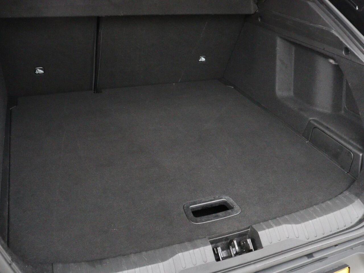 Renault Arkana 1.6 E-Tech Hybrid 145 R.S. Line | Leder/Alcantara | Stoelverwarming | Adaptive cruise | Camera | Carplay | Keyless | Park Assist | Full LED | Navigatie