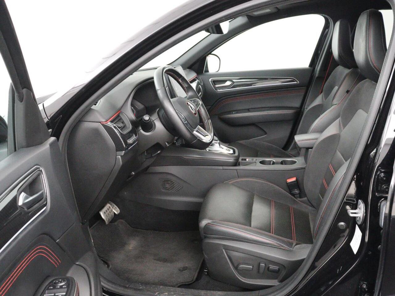 Renault Arkana 1.6 E-Tech Hybrid 145 R.S. Line | Panoramadak | Leder/Alcantara | Trekhaak | Stoelverwarming | Adaptive cruise | Camera | Carplay | Keyless | Park Assist | Full LED | Navigatie