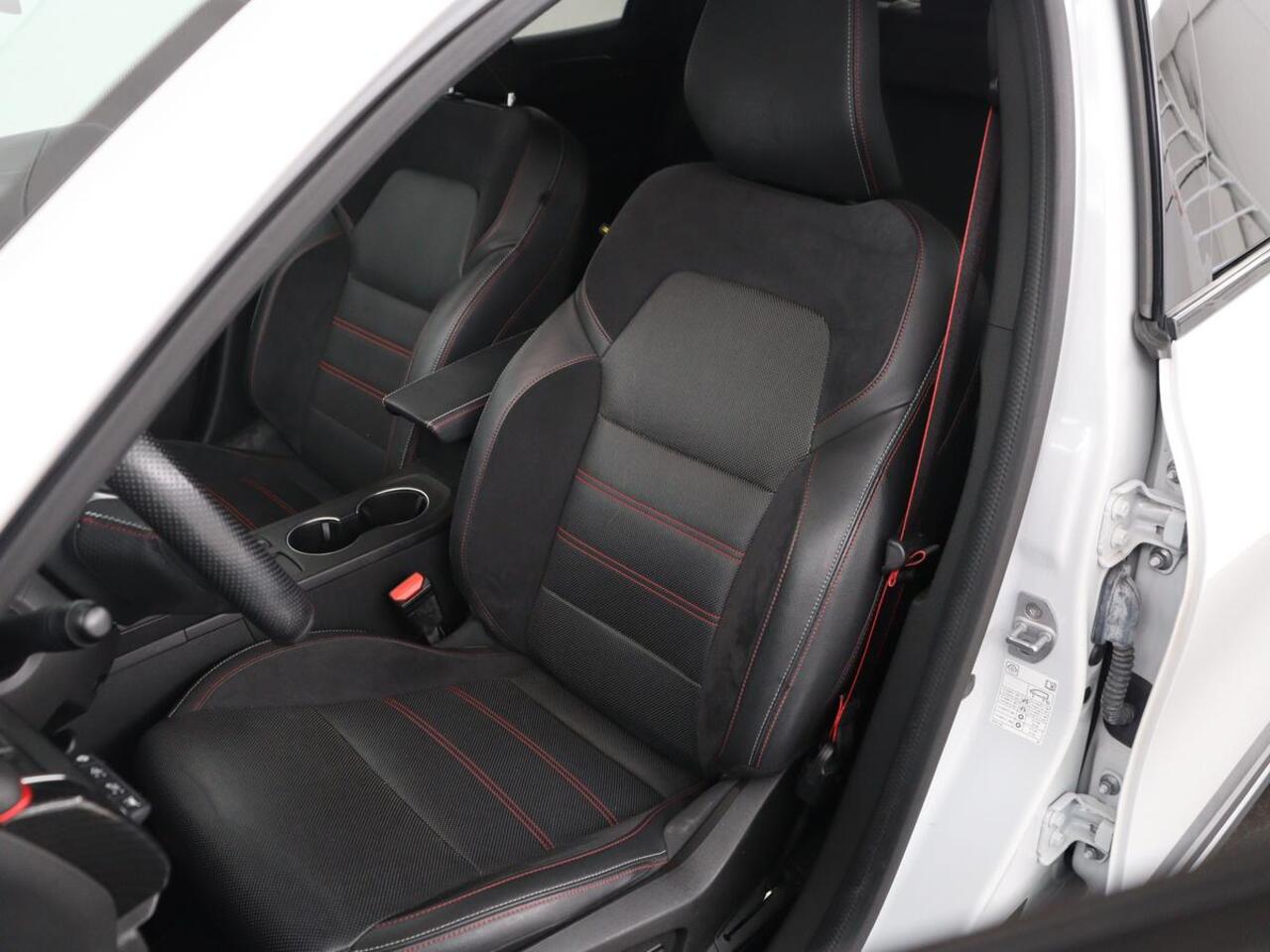 Renault Arkana 1.6 E-Tech Hybrid 145 R.S. Line | Leder/Alcantara | Stoelverwarming | Adaptive cruise | Camera | Carplay | Keyless | Park Assist | Full LED | Navigatie | File Assistent