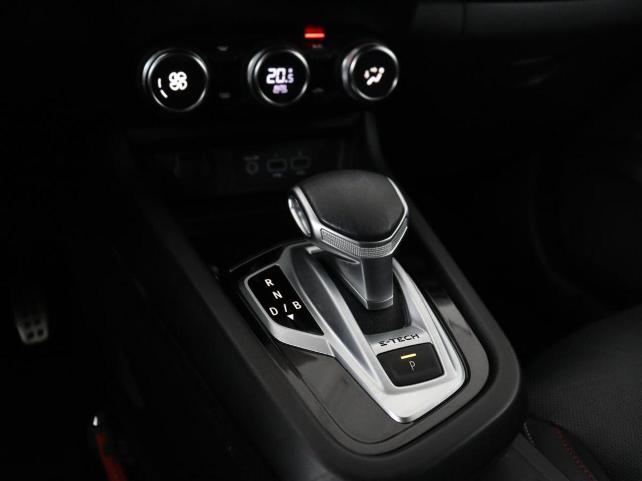 Renault Arkana 1.6 E-Tech Hybrid 145 R.S. Line | Leder/Alcantara | Stoelverwarming | Adaptive cruise | Camera | Carplay | Keyless | Park Assist | Full LED | Navigatie | File Assistent