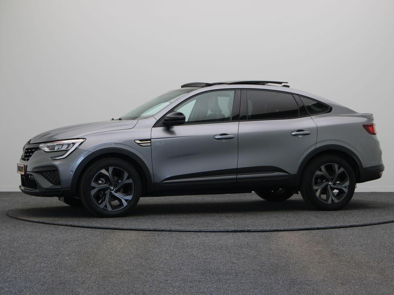 Renault Arkana E-Tech hybrid 145pk E-Tech engineered | Schuif/Kantel Dak | Trekhaak | Elektrisch verstelbare stoelen | Adaptive Cruise control | Stoel- en Stuurverwarming |