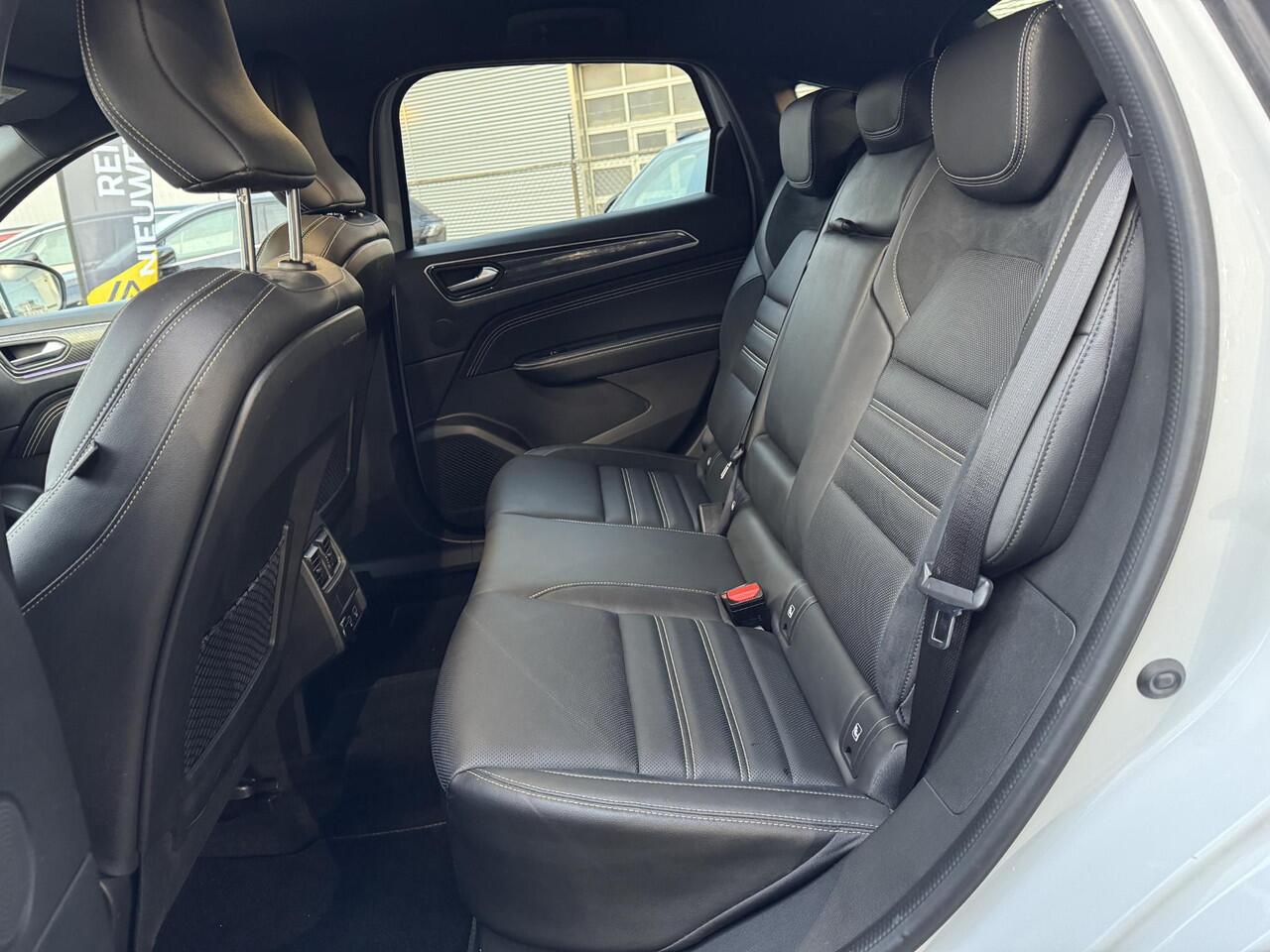 Renault Arkana 1.6 E-Tech hybrid 145 E-Tech engineered AUTOMAAT / PARKEERSENSOREN + CAMERA / LICHTMETAAL / CLIMATE CONTROL / ADAPTIEVE CRUISE CONTROL / DEALER ONDERHOUDEN!!