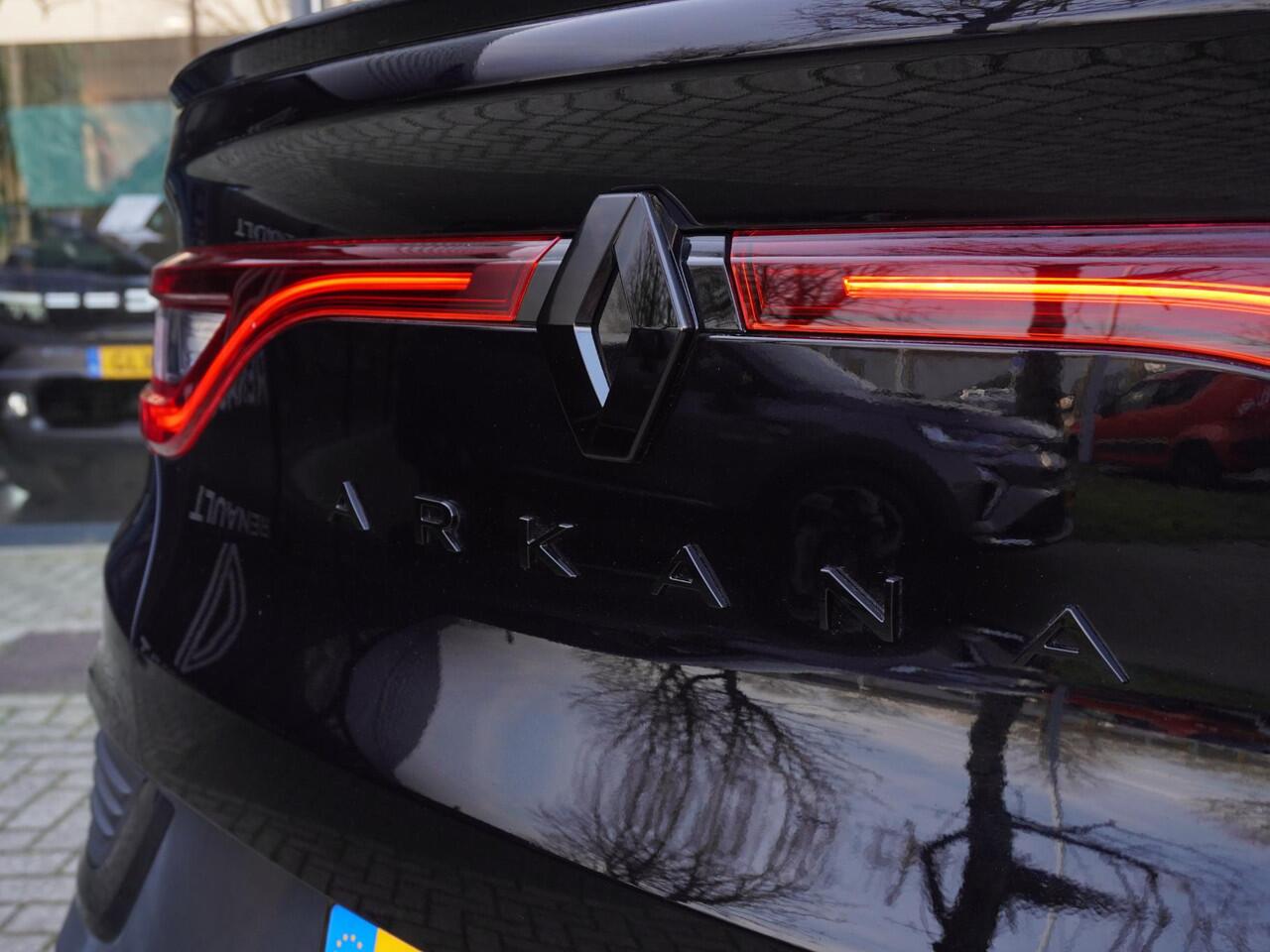 Renault Arkana 1.6 E-Tech hybrid 145 E-Tech engineered AUTOMAAT / DEALER ONDERHOUDEN / 9,3'' NAVI / LEDER / CAMERA / BLINDSPOT / PDC 360 / PRIV GLASS / ADAPT. CRUISE / STOELV. / STUURV. / CLIMATE / APPLE CARPLAY / ANDROID AUTO / 18'' LMV