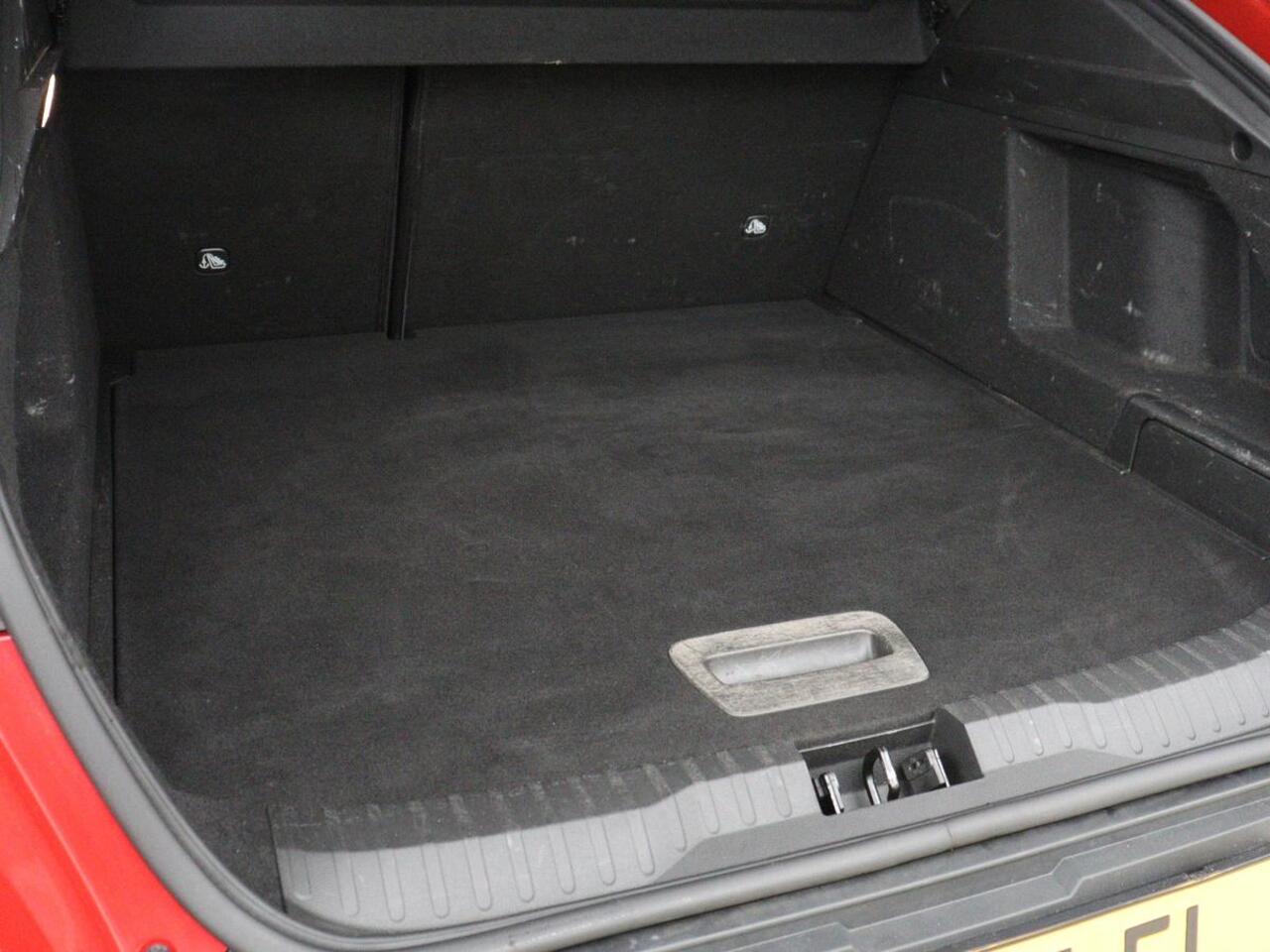 Renault Arkana 1.6 E-Tech hybrid 145 E-Tech engineered | Panoramadak | Stoelverwarming | Trekhaak | Leder/Alcantara | Carplay | Adaptive cruise | File Assistent | Navigatie | Sfeerverlichting