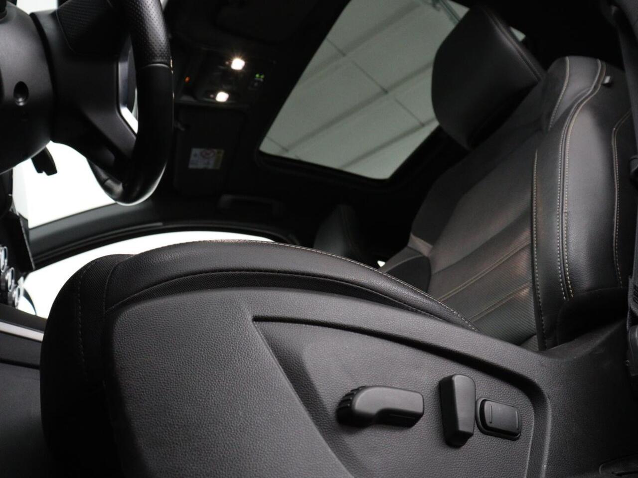 Renault Arkana 1.6 E-Tech hybrid 145 E-Tech engineered | Panoramadak | Stoelverwarming | Trekhaak | Leder/Alcantara | Carplay | Adaptive cruise | File Assistent | Navigatie | Sfeerverlichting