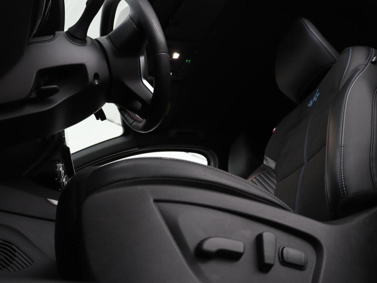 Renault Arkana 1.6 E-Tech full hybrid 145 esprit Alpine | Origineel NL | Leder/Alcantara | Stoelverwarming | 360 Camera | Adaptive cruise | BOSE Sound | Carplay | Navigatie | 19'' | Sfeerverlichting