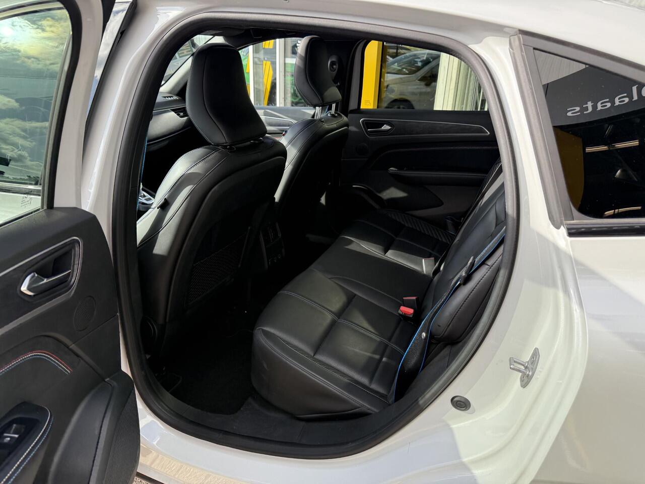 Renault Arkana 1.6 E-Tech full hybrid 145 esprit Alpine | NAP | Bose Audio | Panoramadak | Stoel & stuur verwarming | Elektrisch verstelbare voorstoelen | 360 graden camera |