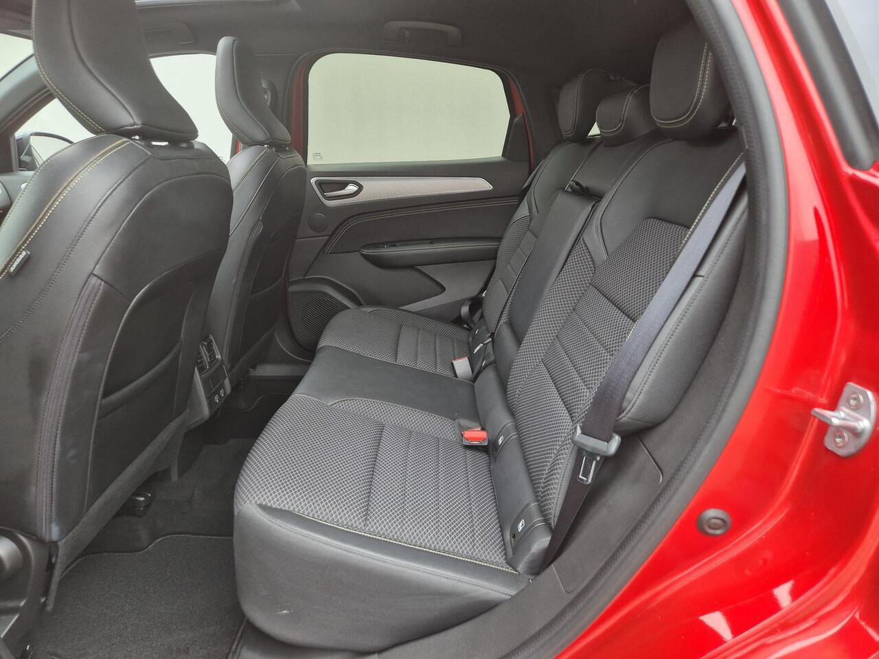 Renault Arkana 1.3 TCe Hybrid 140 techno Automaat / Apple Carplay Android Auto / Glazen schuif- en kanteldak / Achteruitrijcamera / Navigatie / Keyless Entry/Start / Cruise control / Draadloze telefoon lader /