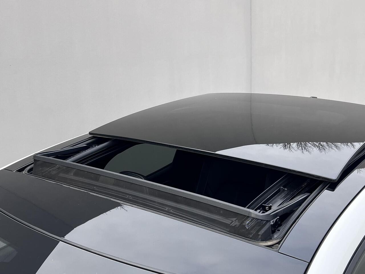 Renault Arkana 1.6 E-Tech full hybrid 145 esprit Alpine / Fabrieksgarantie tot 04-2026* / Dealer onderhouden / Elektrische stoelen / Elektrisch glazen schuifdak / Stuur- en stoelverwarming / Camera / 19" LM wielen /