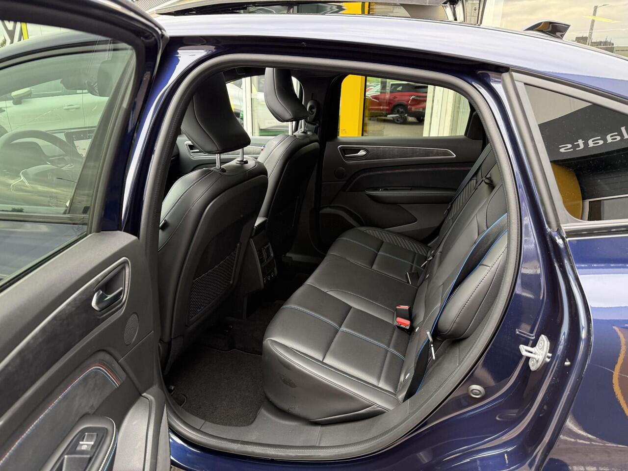 Renault Arkana 1.6 E-Tech full hybrid 145 esprit Alpine | Panoramadak | Bose Audio | Elektrische stoelen | DAB | Stoel & stuur verwarming | Cruise adaptief |