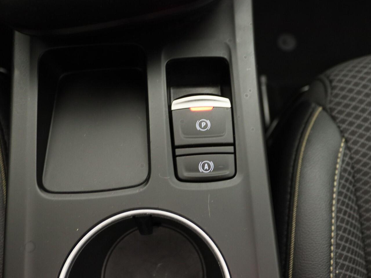 Renault Arkana E-Tech full hybrid 145 Techno | Automaat | EASY LINK navigatiesysteem met Apple CarPlay & Android Auto | Cruise Control | Parkeersensoren v+a | Privacy Glass | Voorbumper met F1 blade in carrosseriekleur |