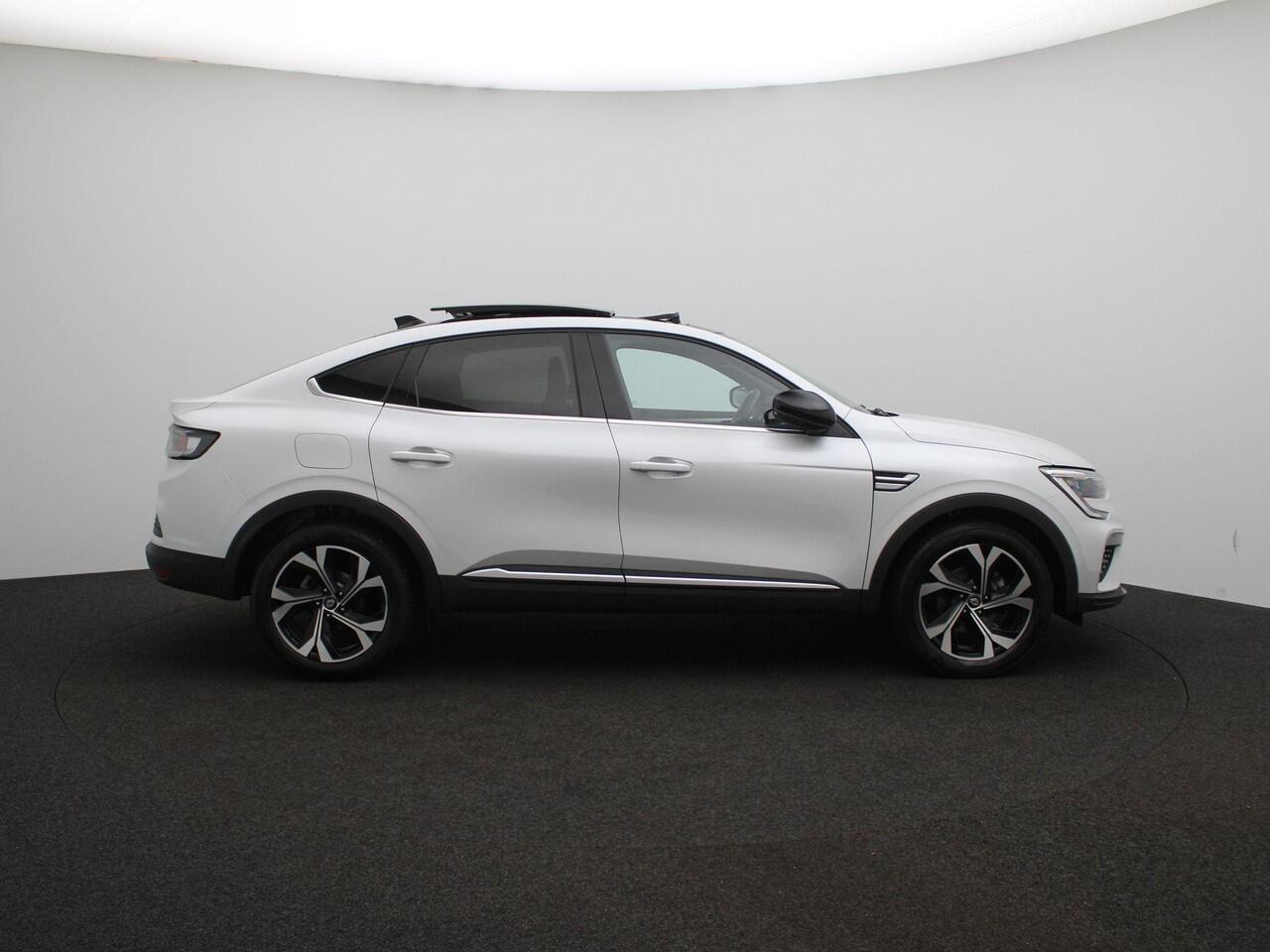 Renault Arkana E-Tech full hybrid 145 Techno | Automaat | EASY LINK navigatiesysteem met Apple CarPlay & Android Auto | Cruise Control | Parkeersensoren v+a | Privacy Glass | Voorbumper met F1 blade in carrosseriekleur |