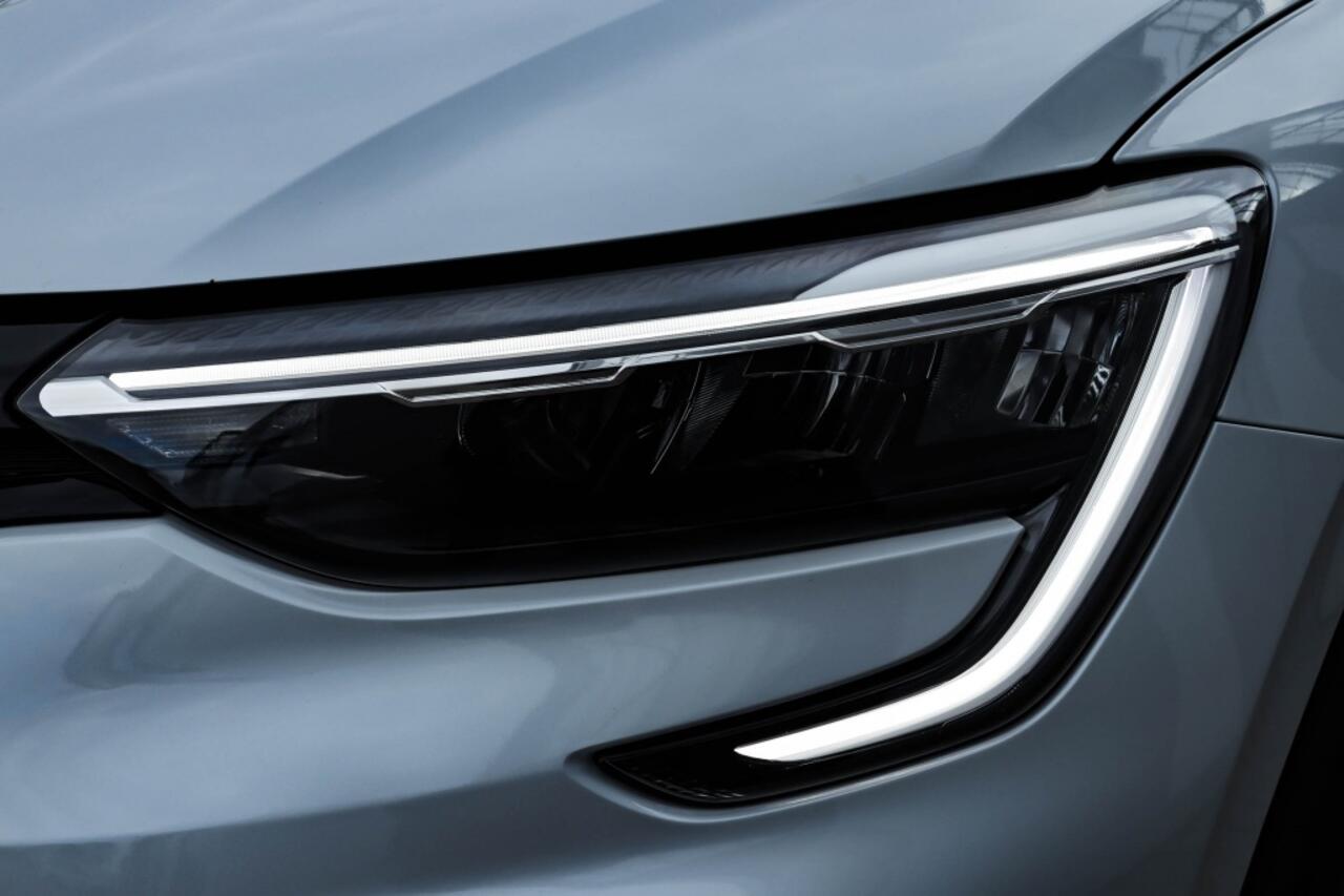 Renault Arkana 1.3 Mild Hybrid Techno Pano l Camera l Keyless l LED