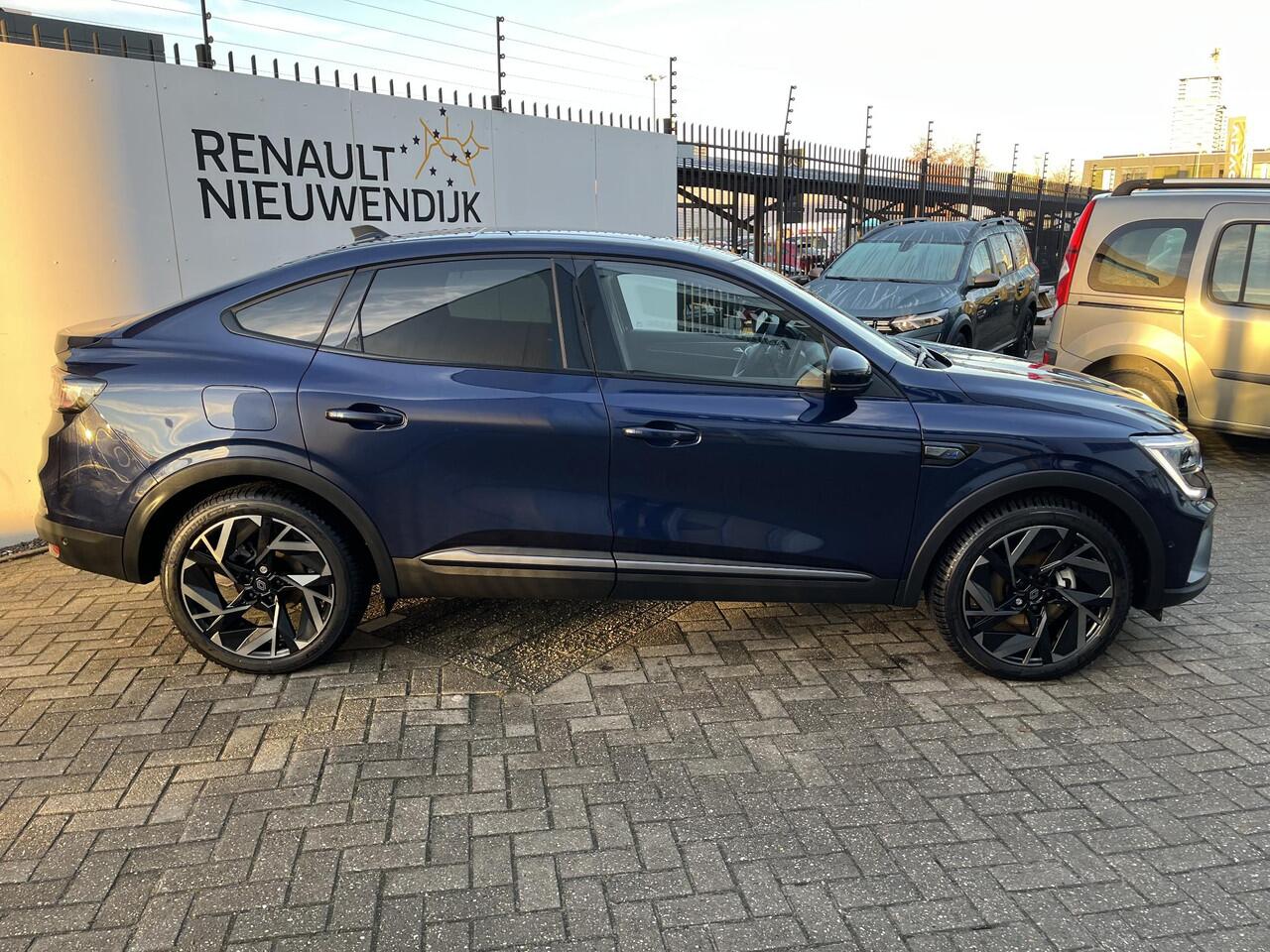 Renault Arkana 1.6 E-Tech full hybrid 145 esprit Alpine / AUTOMAAT / PACK BOSE / PACK CITY PREMIUM / SCHUIF KANTELDAK / CAMERA 360