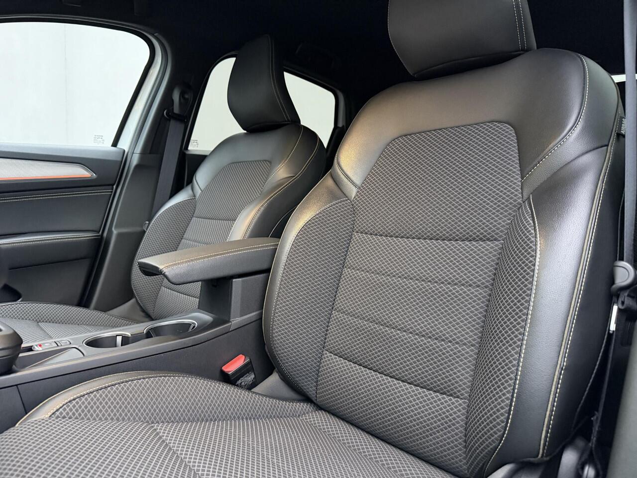 Renault Arkana 1.6 E-Tech full hybrid 145 techno / Fabrieksgarantie 06-2026 / Dealer Onderhouden / Navigatie / Cruise Adaptive / Camera / Dodehoek / Apple Carplay & Android Auto / DAB /