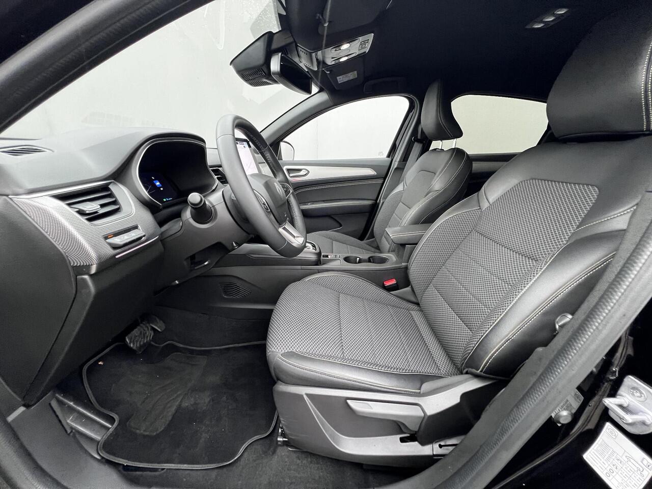 Renault Arkana 1.6 E-Tech full hybrid 145 techno Automaat / Fabrieksgarantie tot 01-2027 / Adaptieve CC / Dode hoek sensor / Climate control / Navigatie groot scherm / Apple Carplay Android / 18" LM wielen /