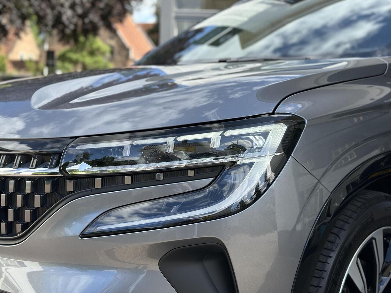 Renault Austral mild hybrid 160 X-Tronic techno | 360* Camera | Afneembare Trekhaak | 1.800 kg trekgewicht!! | Verwarmde voorruit | stoelverwarming | Stuurverwarming | Dealer onderhouden |