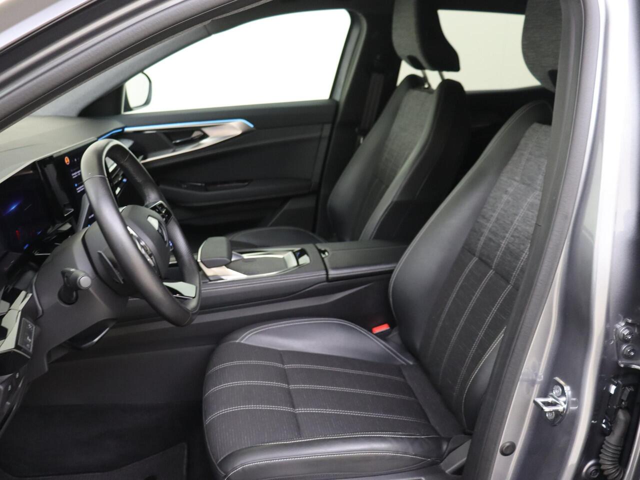 Renault Austral 1.2 E-Tech full hybrid 200 techno | AUTOMAAT | Navigatie | Achteruitrijcamera | Cruise & Climate Control | Privacy Glass | LM Velgen