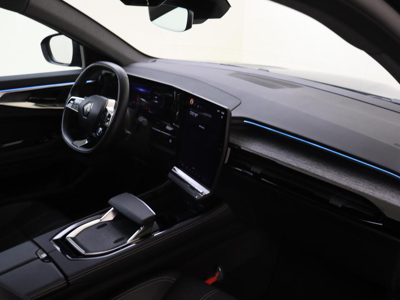 Renault Austral 1.2 E-Tech full hybrid 200PK techno | Achterruitrij Camera | Google Navigatie 12" | Dodehoekwaarschuwing | Elektrisch Verstelbare Bestuurdersstoel | Verwarmbare Voorruit | Verwarmbare Stoel + Stuur Verwarming