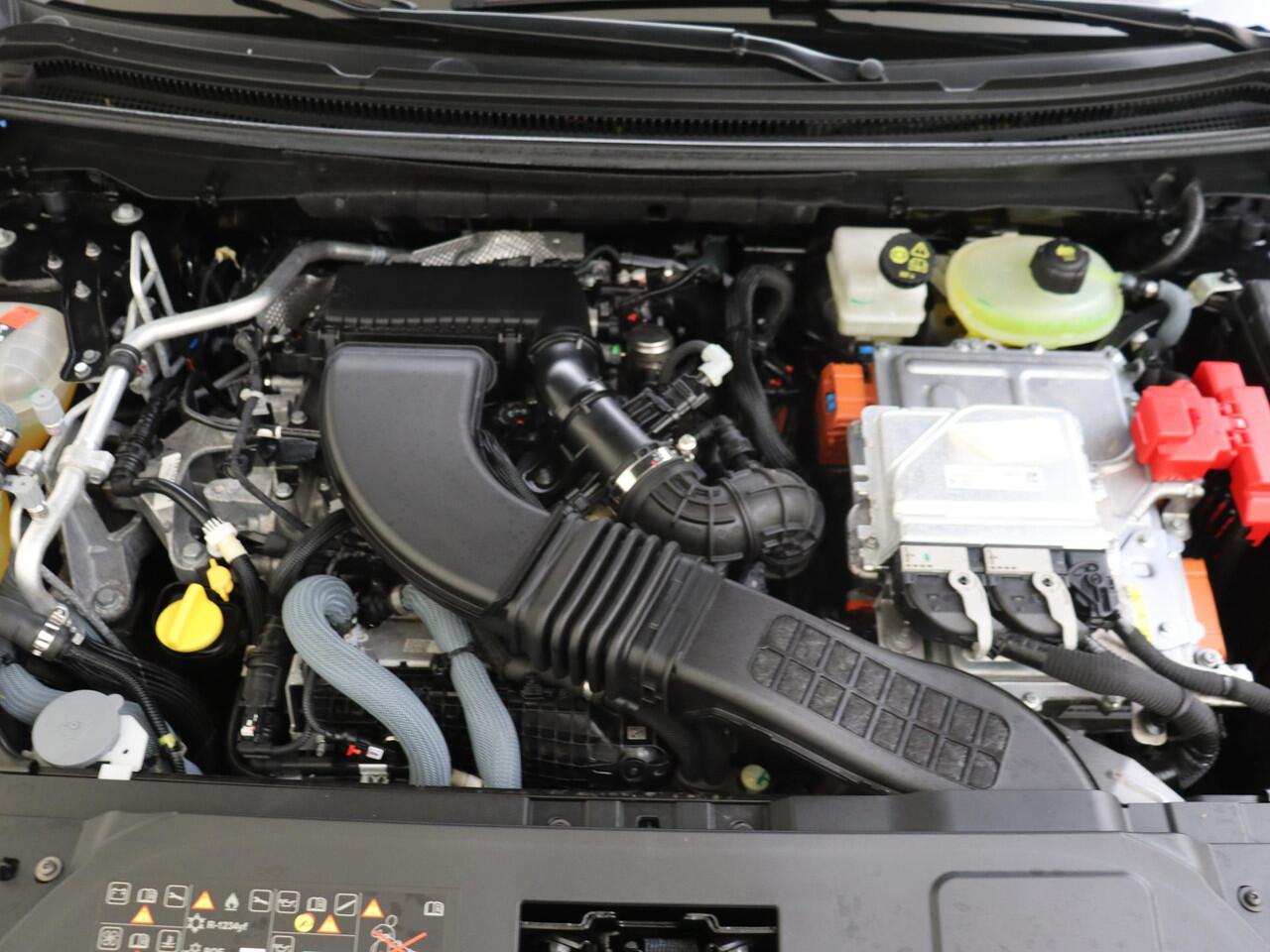 Renault Austral 1.2 E-Tech full hybrid 200PK techno | Achterruitrij Camera | Google Navigatie 12" | Dodehoekwaarschuwing | Elektrisch Verstelbare Bestuurdersstoel | Verwarmbare Voorruit | Verwarmbare Stoel + Stuur Verwarming