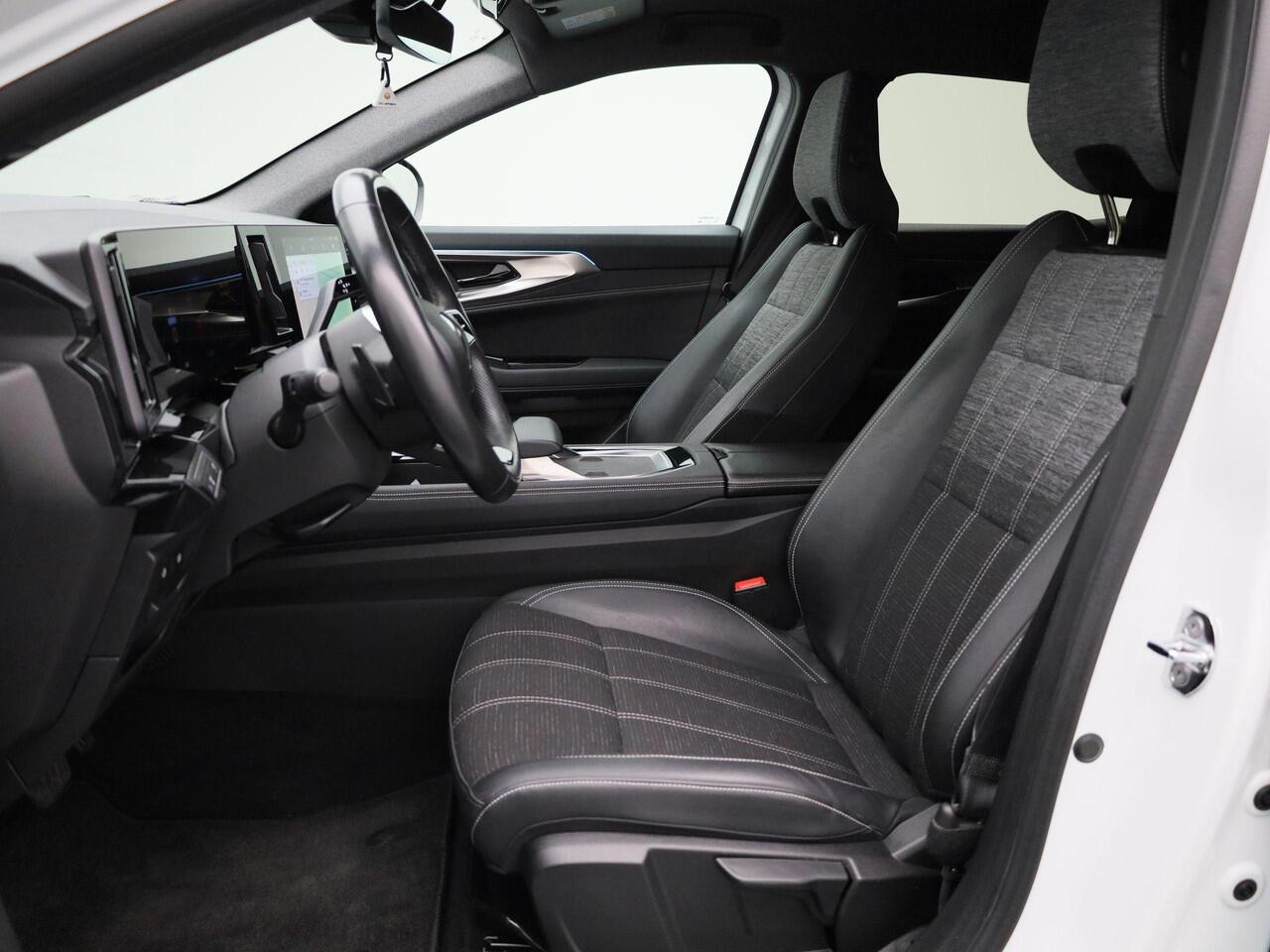 Renault Austral 1.2 E-Tech full hybrid 200 techno | Achteruitrijcamera | Apple CarPlay/Android Auto | Blind Spot Warning | Climate Control | Cruise Control | Draadloze Oplader | Grootlichtassistent | Keyless | Parkeersensoren Voor en Achter |