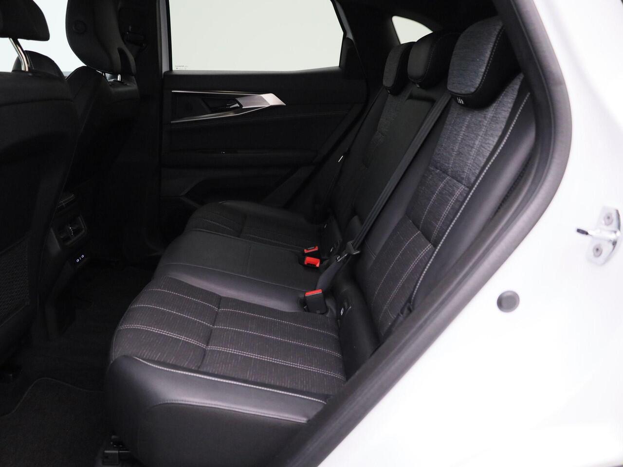 Renault Austral 1.2 E-Tech full hybrid 200 techno | Achteruitrijcamera | Apple CarPlay/Android Auto | Blind Spot Warning | Climate Control | Cruise Control | Draadloze Oplader | Grootlichtassistent | Keyless | Parkeersensoren Voor en Achter |