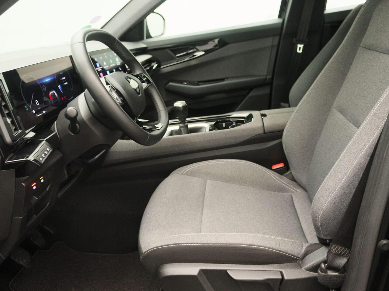 Renault Austral Equilibre mild hybrid advanced 130 | Navigatie via Apple & Android Carplay | Parkeersensoren Voor & Achter | Achteruitrijcamera | Trekhaak | Climate Control | Cruise Control & Snelheidsbegrenzer |