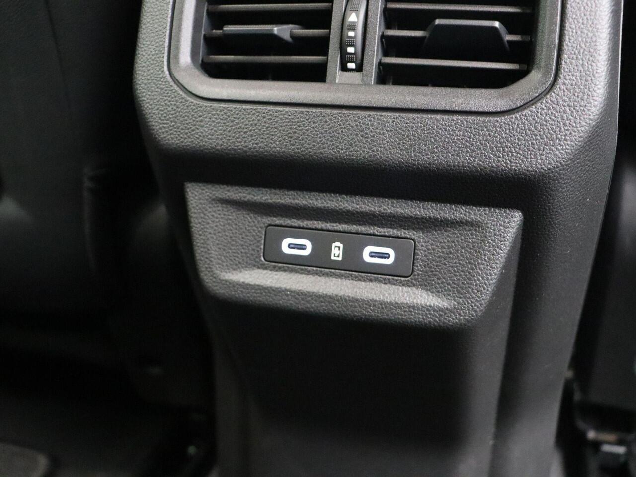 Renault Austral 1.2 E-Tech full hybrid 200 techno esprit Alpine |1500KG trekgewicht | Trekhaak | Keyless | LED | Achteruitrij camera |