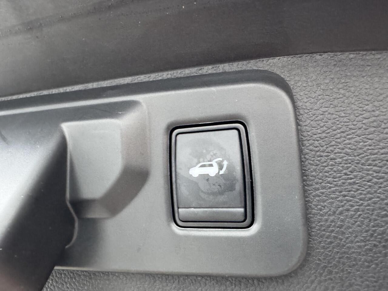 Renault Austral 1.2 E-Tech 200 iconic+Panodak+Trekhaak!!