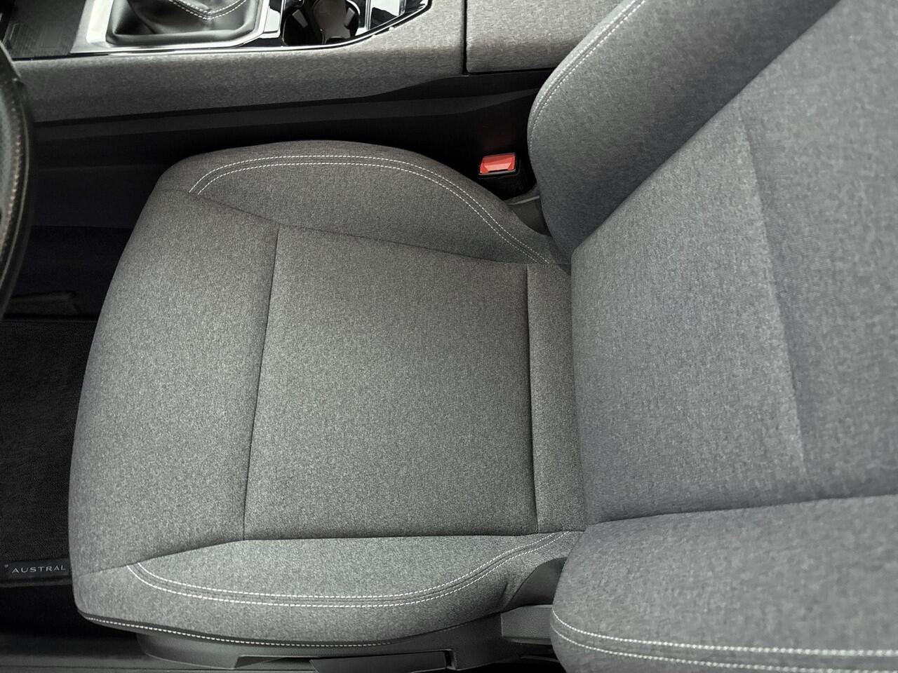 Renault Austral 1.2 mild hybrid advanced 130Pk equilibre | Draadloze Carplay | Trekhaak Afneembaar | Parkeersensoren Voor & Achter | Achteruitrijcamera | Keyless Entry | Climate Control | Privacy Glass |