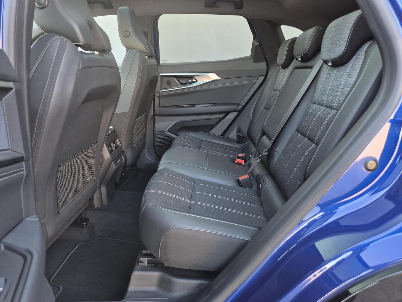 Renault Austral 1.3 mild hybrid 160 techno Automaat / Fabrieksgarantie tot 07-2026 / Pack Solid / Trekgewicht 1800 kg / Panoramadak / Apple Carplay Android Auto / Elektrische achterklep / Stuur-, Stoel en Voorruit verwarming / Achteruitrijcamera / Keyless Entry/Start /