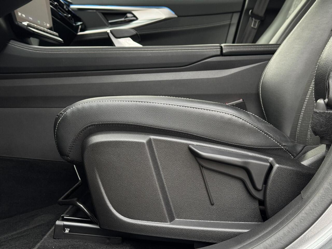 Renault Austral E-Tech full hybrid 200 techno Automaat / Dealer Onderhouden / Fabrieksgarantie tot 10-2026 / Adaptieve Cruise / Apple Carplay & Android Auto / Camera / Navigatie / Volledig digitaal instrumentenpaneel / DAB /