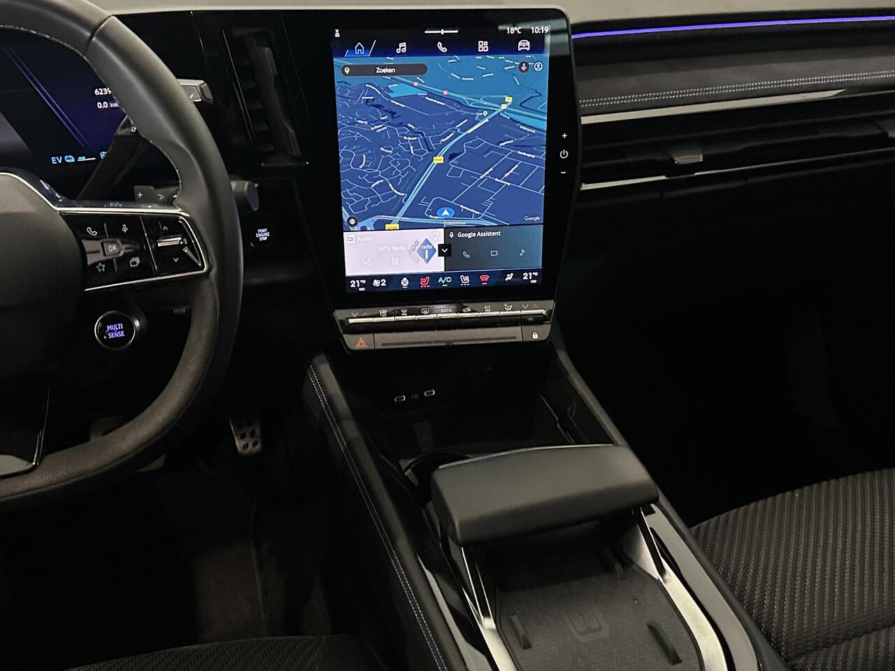 Renault Austral 1.2 E-Tech Full Hybrid 200 Iconic Esprit Alpine | 360° camera | Elektrisch verstelbare voorstoelen | Stoel-, stuur- en voorruitverwarming