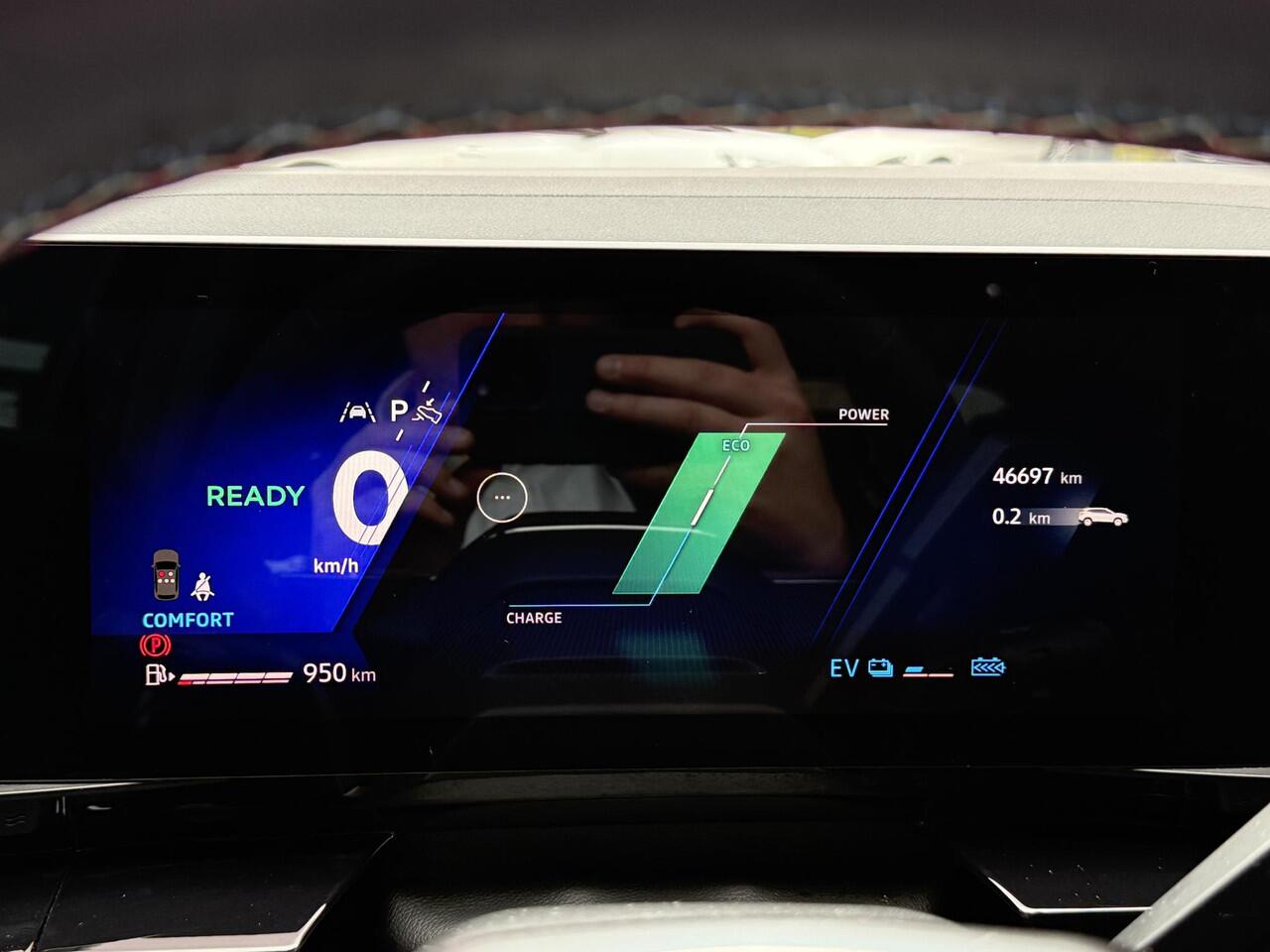 Renault Austral 1.2 E-Tech full hybrid 200 techno esprit Alpine | 360 graden camera | Stoel & stuur verwarming | Elektrisch verstelbare voorstoelen | Google maps | DAB | Cruise adaptief | Voorruit verwarming |