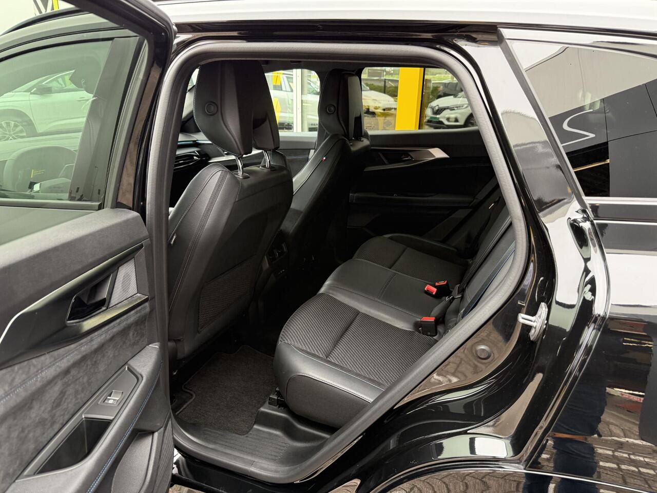 Renault Austral 1.2 E-Tech full hybrid 200 techno esprit Alpine | 360 graden camera | Stoel & stuur verwarming | Elektrisch verstelbare voorstoelen | Google maps | DAB | Cruise adaptief | Voorruit verwarming |